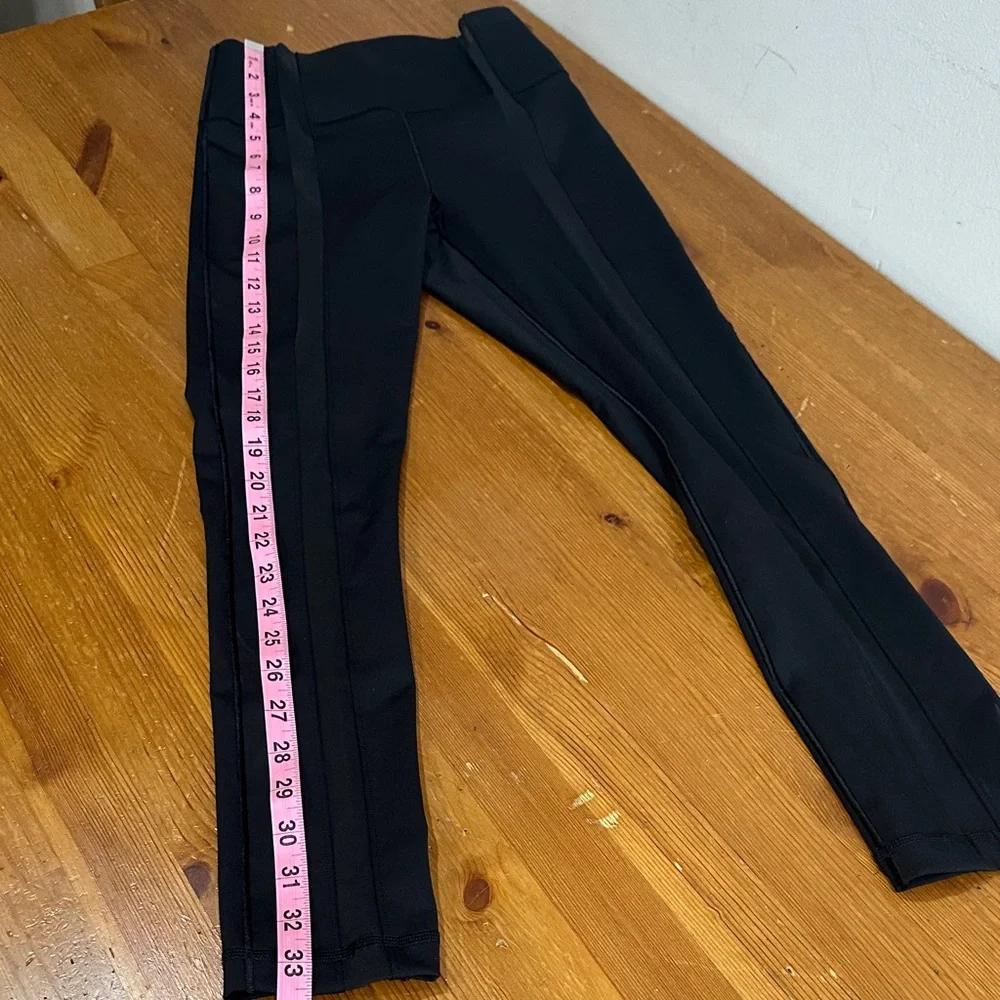 Sleek Black Women's High-Rise Leggings
